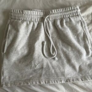 Aritzia mini skirt